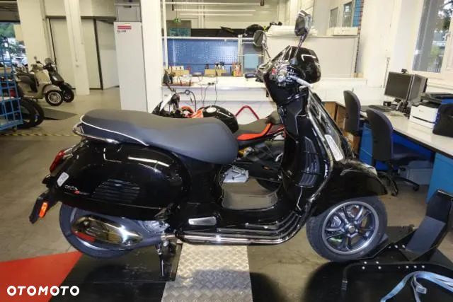 Piaggio Vespa - 3