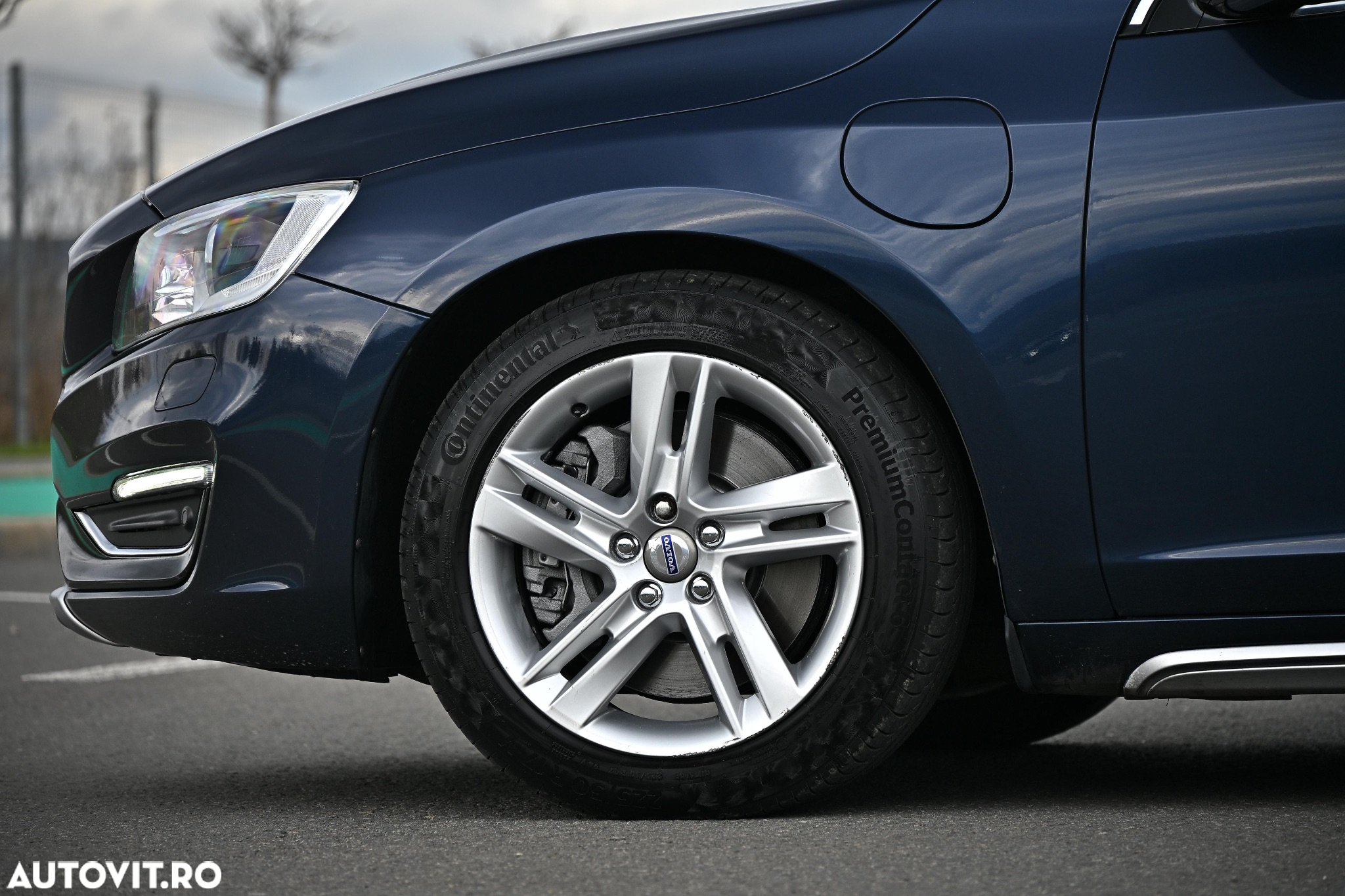 Volvo V60 D6 Plug-In-Hybrid AWD Geartronic Summum - 21
