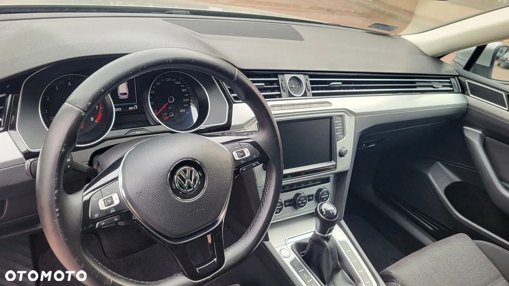 Volkswagen Passat 1.8 TSI BMT Comfortline - 16