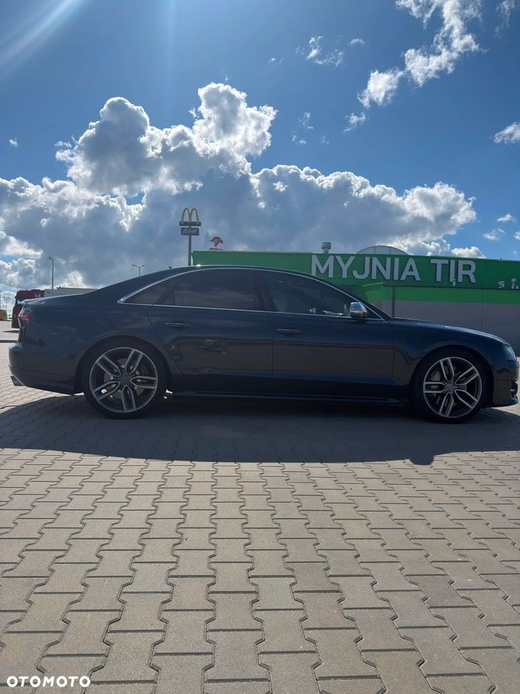 Audi S8 - 17