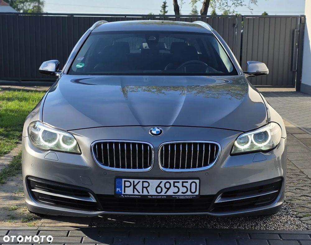 BMW Seria 5 525d Sport-Aut Luxury Line - 2