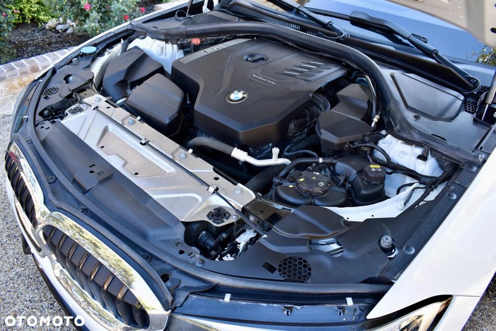 BMW Seria 3 330i M Sport - 22