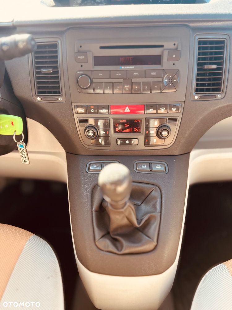 Fiat Idea 1.4 16V Dynamic - 13