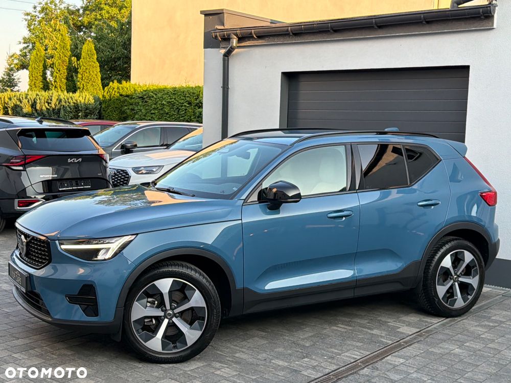 Volvo XC 40 B3 B DKG Ultra Black Edition - 27