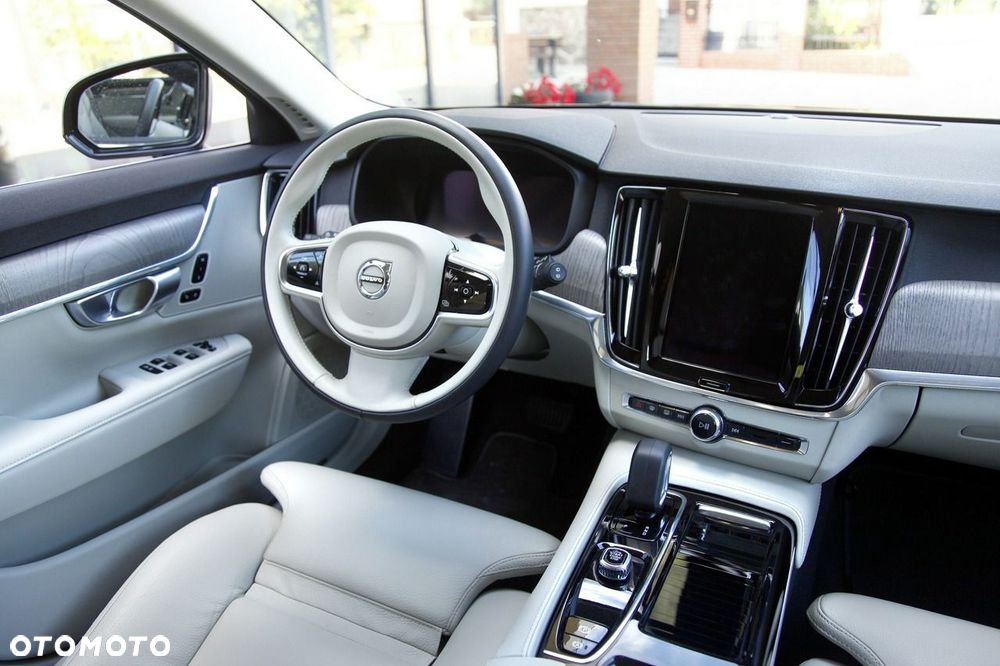 Volvo V90 T8 Recharge AWD Plus Dark - 17