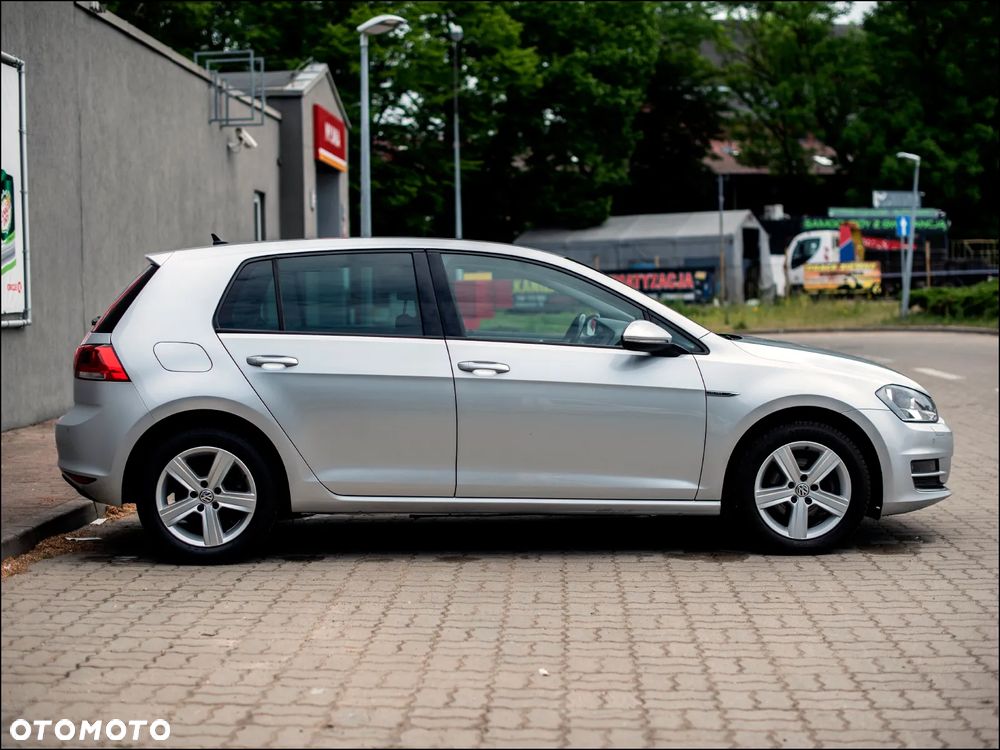 Volkswagen Golf - 5
