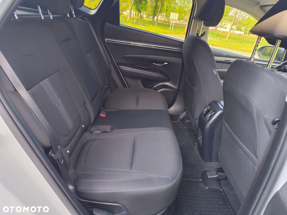 Hyundai Tucson 1.6 T-GDi HEV Executive 2WD - 13