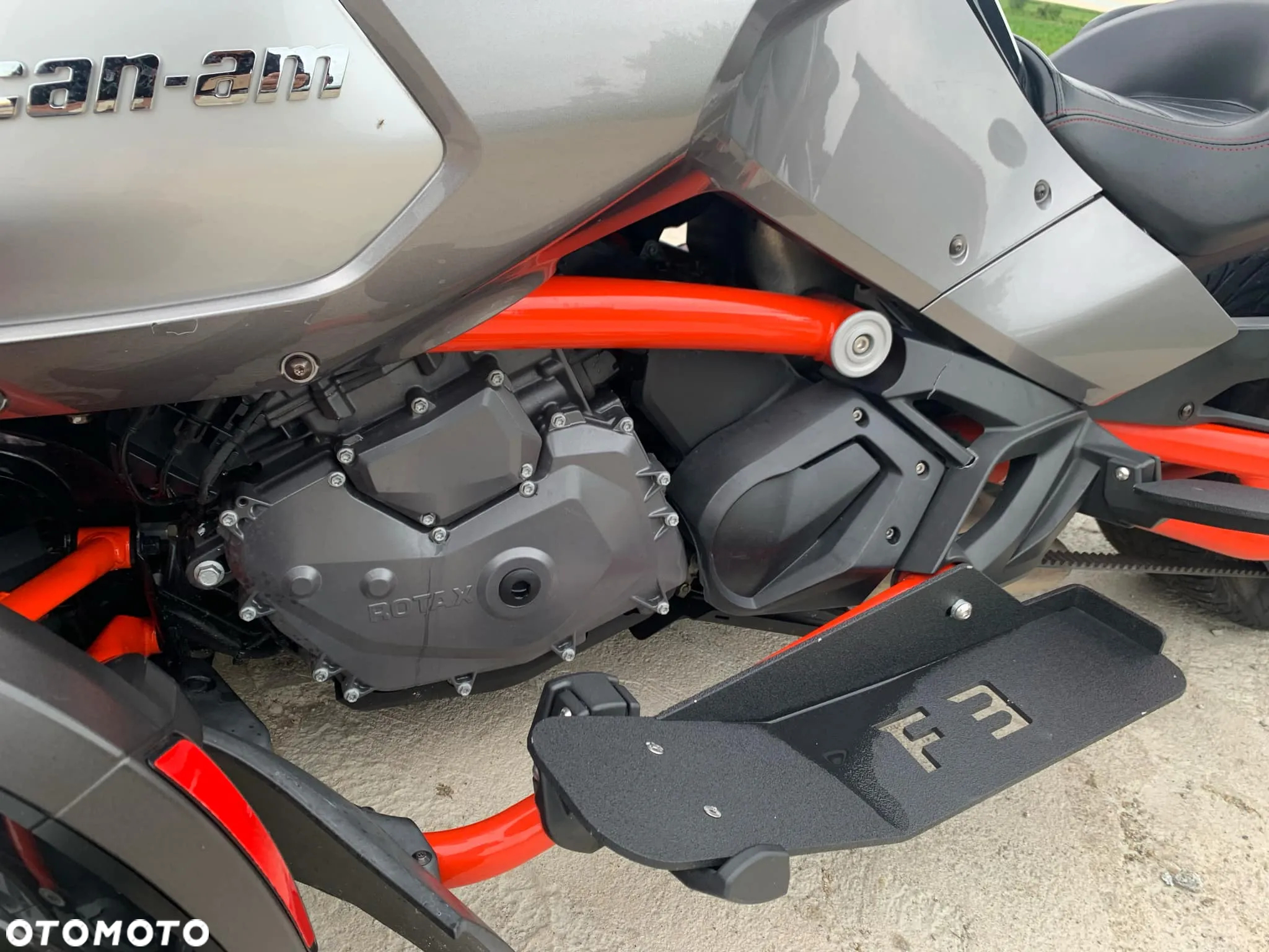 Can-Am Spyder - 16
