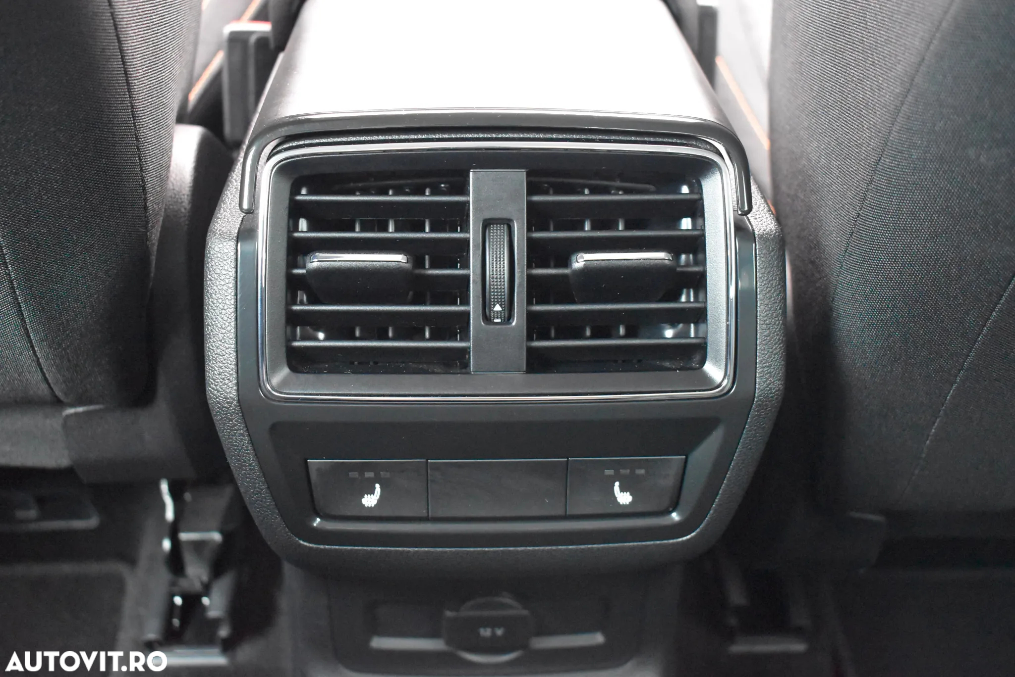 Skoda Karoq 1.5 TSI ACT DSG Ambition - 24