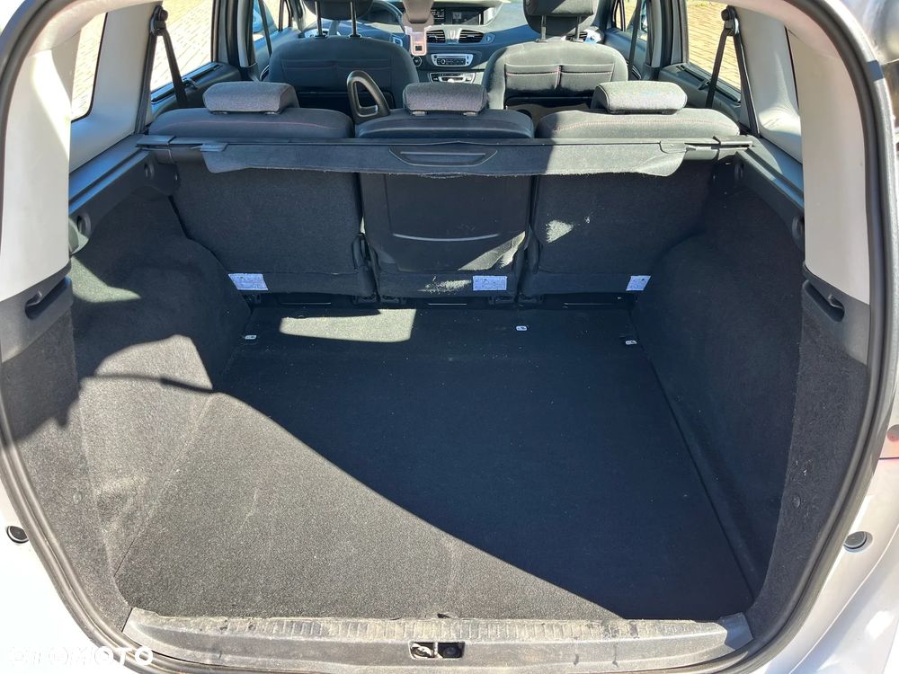 Renault Scenic dCi 110 Paris - 23
