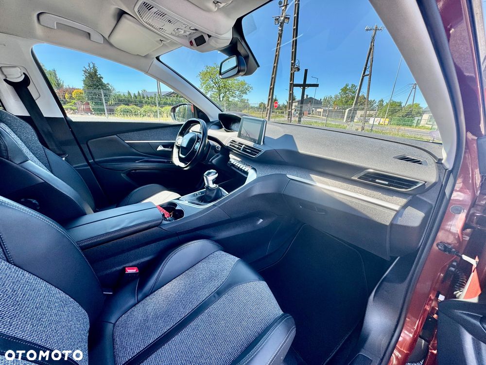 Peugeot 3008 PureTech 130 Stop & Start GPF Allure - 19