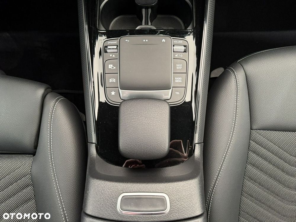 Mercedes-Benz GLB - 19