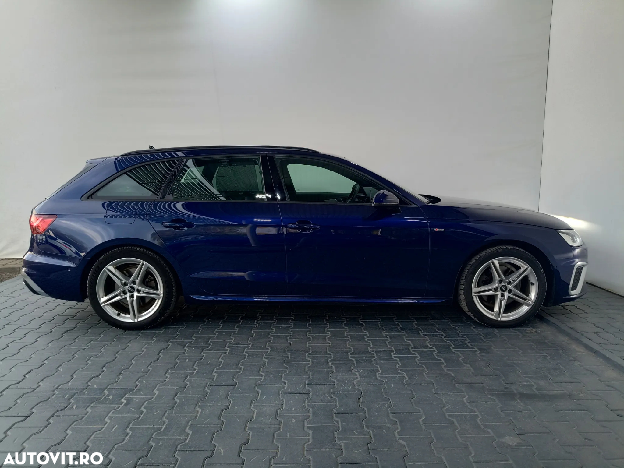 Audi A4 Avant 35 TDI S tronic S line - 39