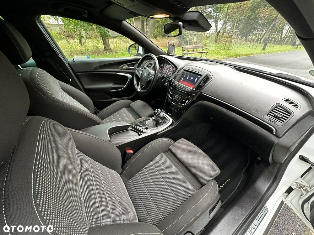 Opel Insignia - 32