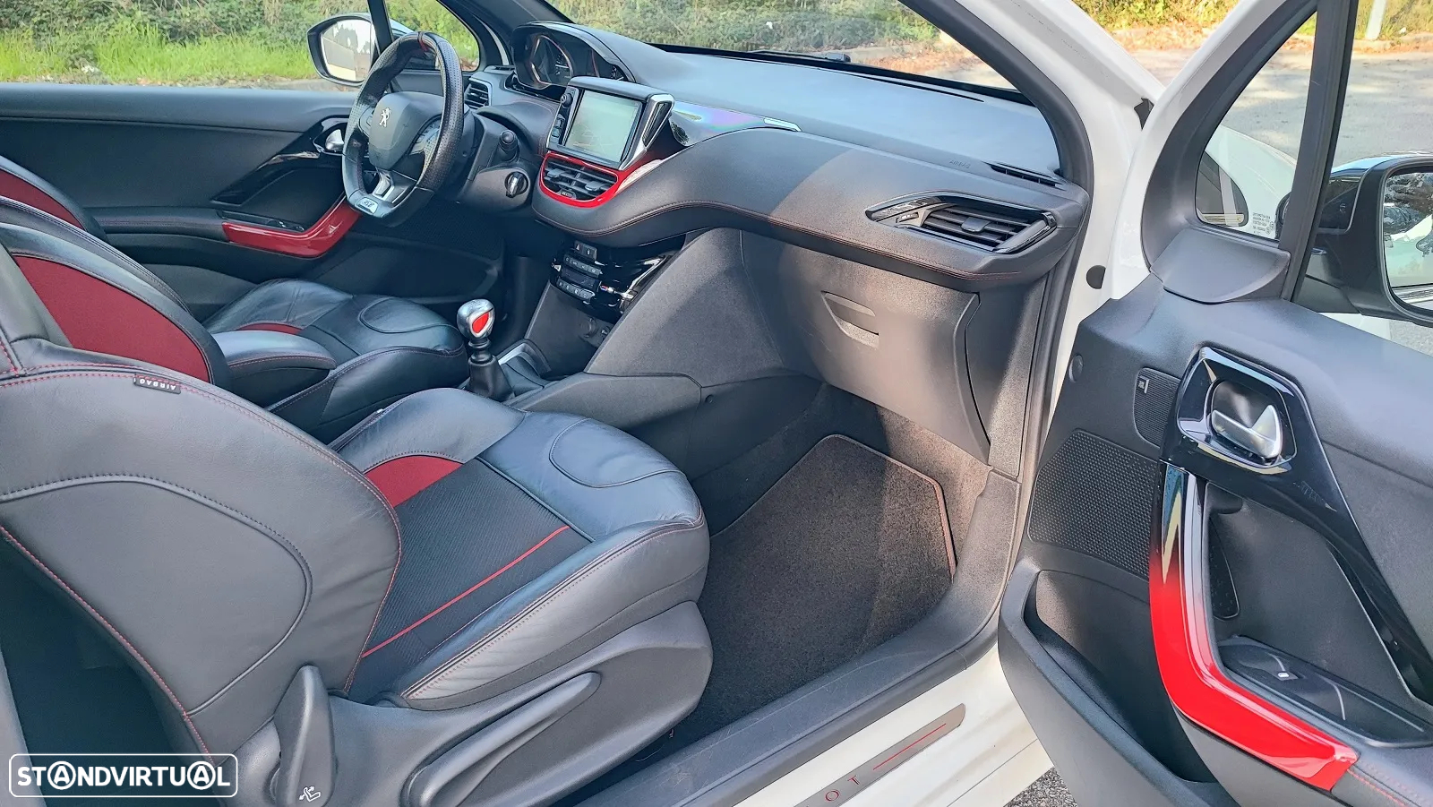 Peugeot 208 GTI 200 THP - 8