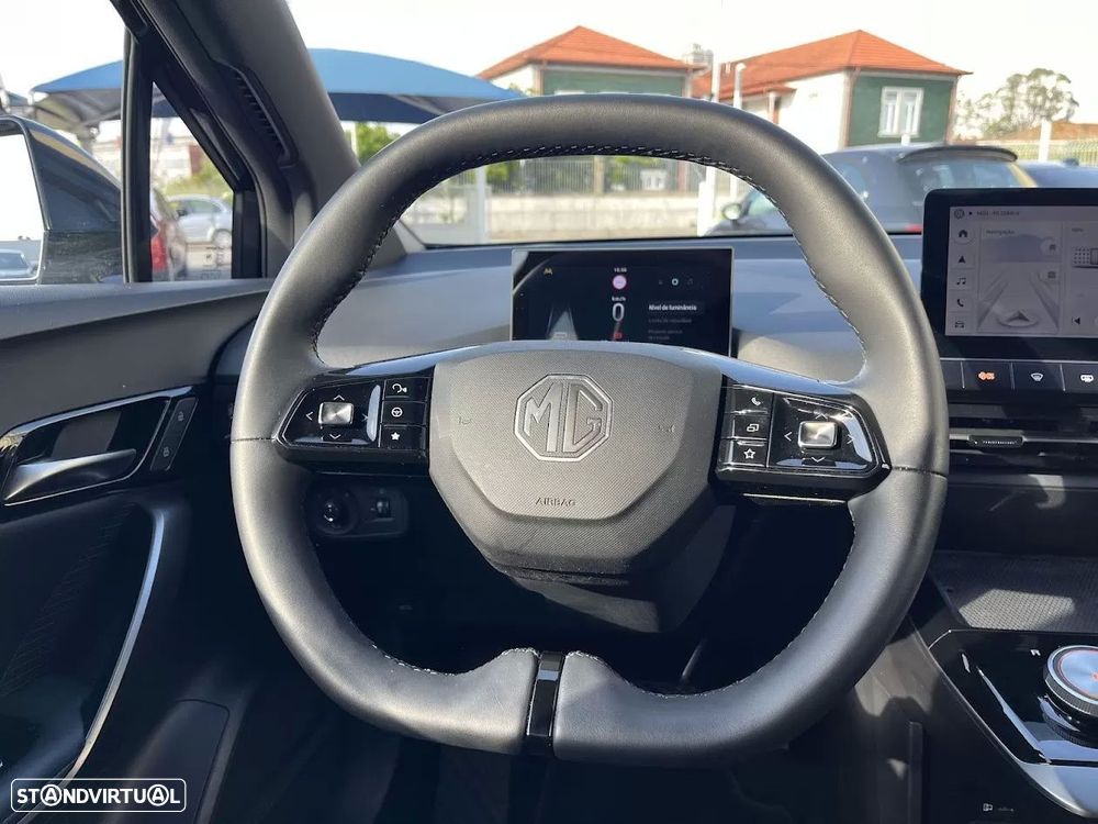MG MG4 64 kWh Luxury - 14