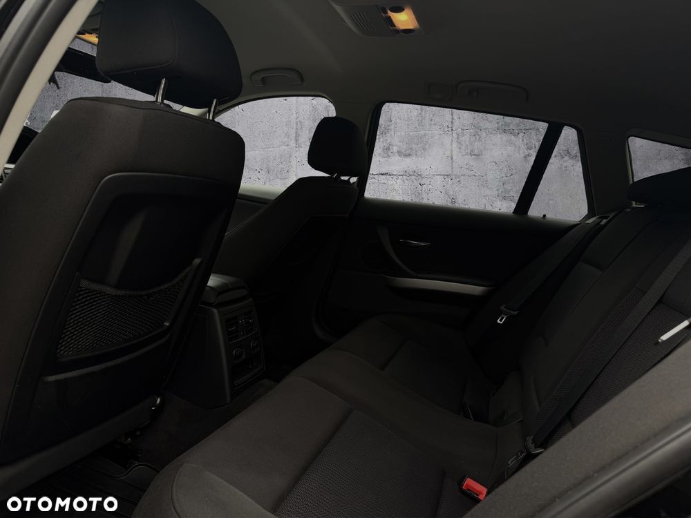 BMW Seria 3 318d DPF Edition Lifestyle - 13