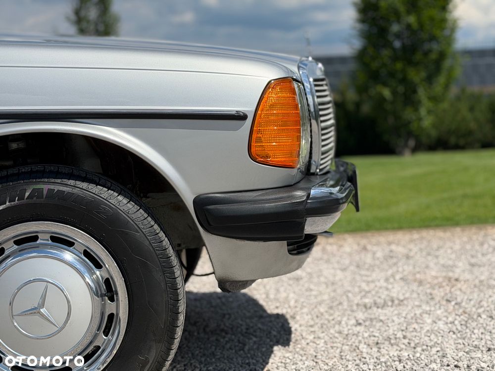 Mercedes-Benz W123 - 18