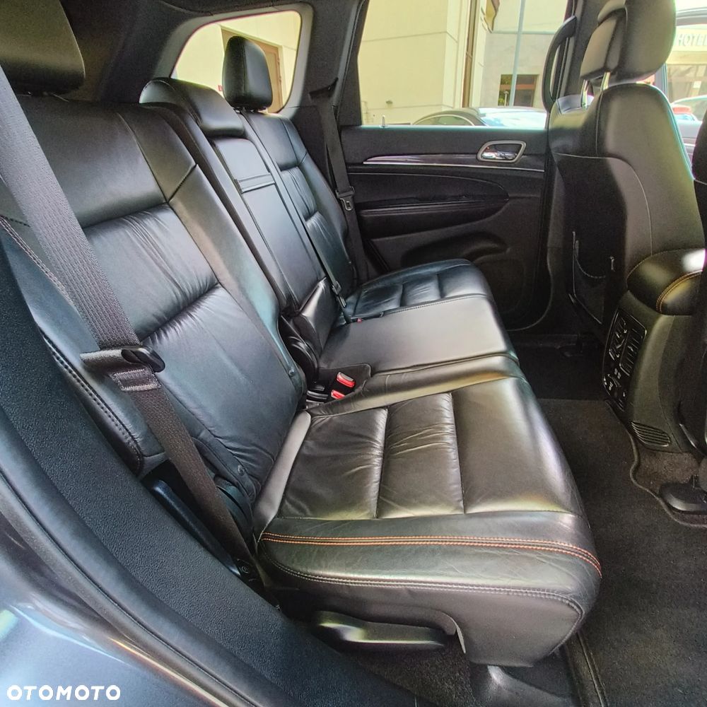 Jeep Grand Cherokee - 13
