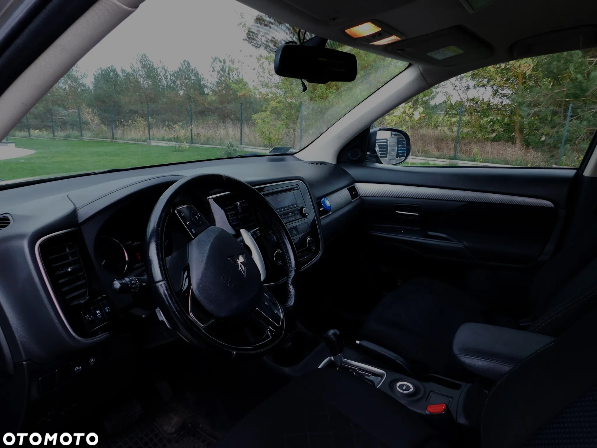 Mitsubishi Outlander 2.0 Instyle + 4WD CVT - 3
