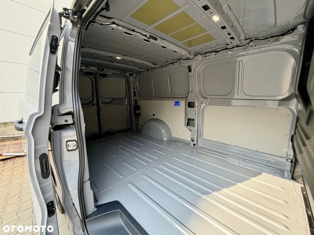 Volkswagen Transporter Furgon silnik: 2,0 l TDI 150 KM / skrzynia biegów: 6-biegowa manualna rozstaw osi: 3500 mm - 11