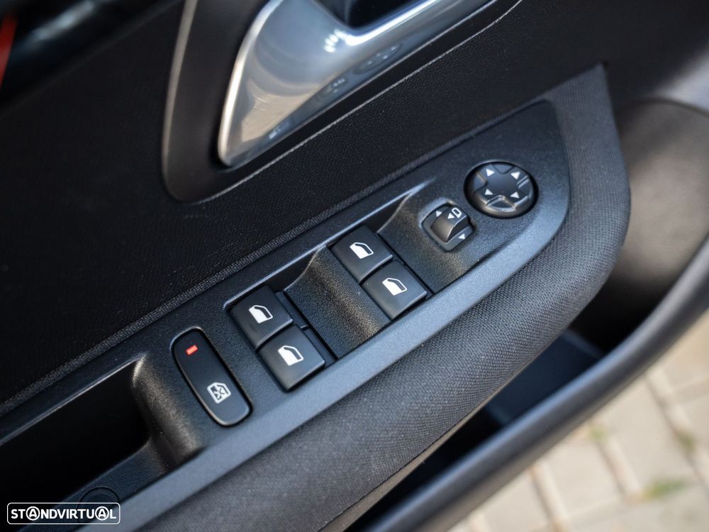 Peugeot 208 1.2 PureTech Active Pack - 34