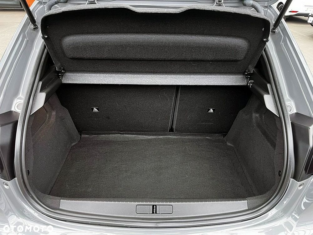 Peugeot 208 - 15