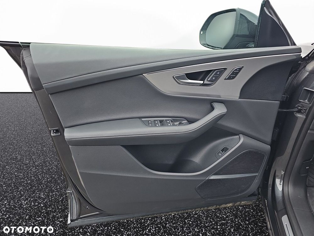 Audi Q8 55 TFSI mHEV Quattro Tiptronic - 9