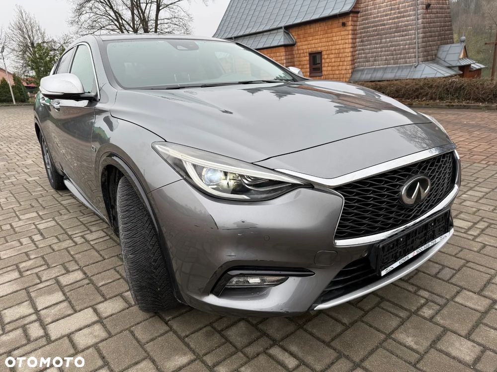 Infiniti Q30 2.2d DCT AWD City Black Edition - 3
