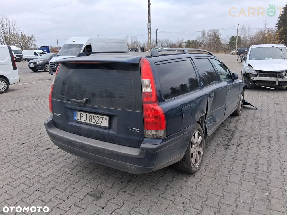 Auto na części - VOLVO V70  WSZYSTKIE CZĘŚCI  SILNIK SKRZYNIA Lakier 492 Silnik Skrzynia Drzwi Klapa Zderzak Lampa Lusterko Szyba Szyberdach Panorama Deska Kokpit Sterownik Moduł Czujnik Licznik Wyświetlacz Kierownica - 11