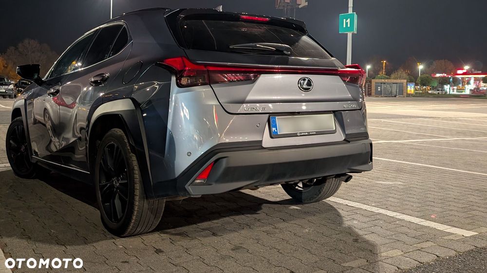 Lexus UX - 5