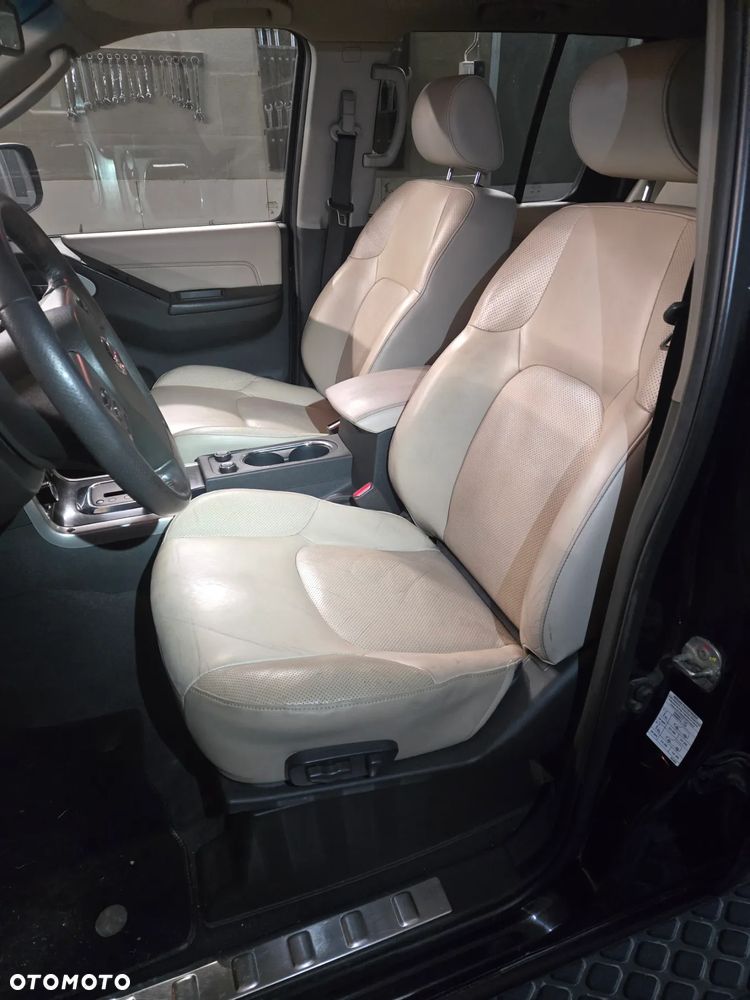 Nissan Pathfinder - 8