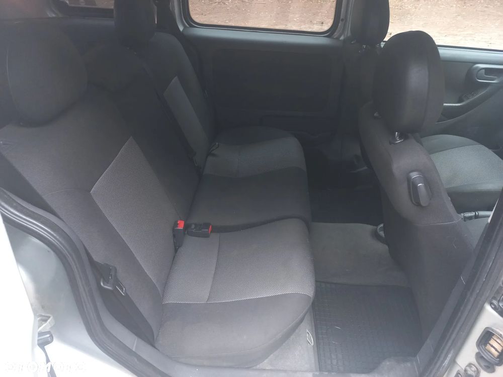 Opel Combo Tour Cosmo - 11