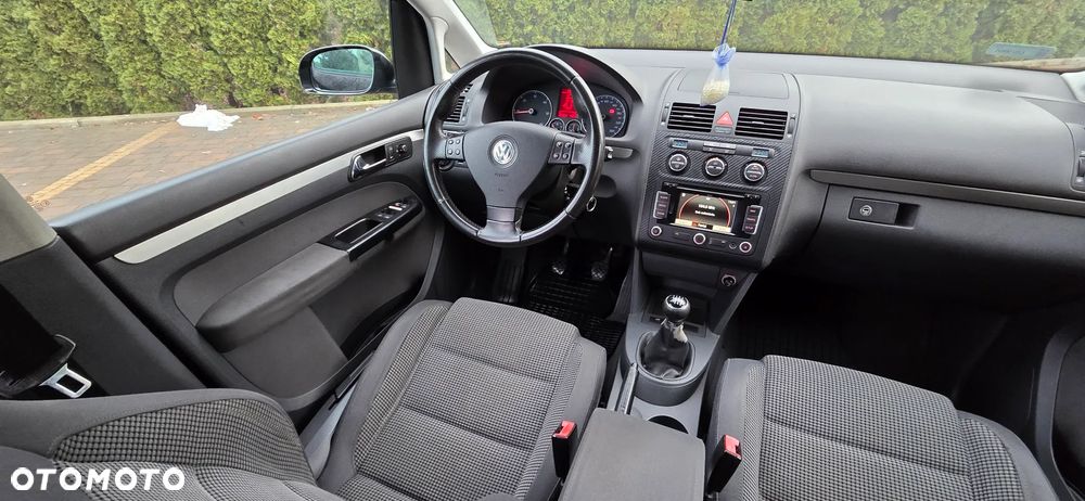 Volkswagen Touran 2.0 TDI DPF Highline - 5