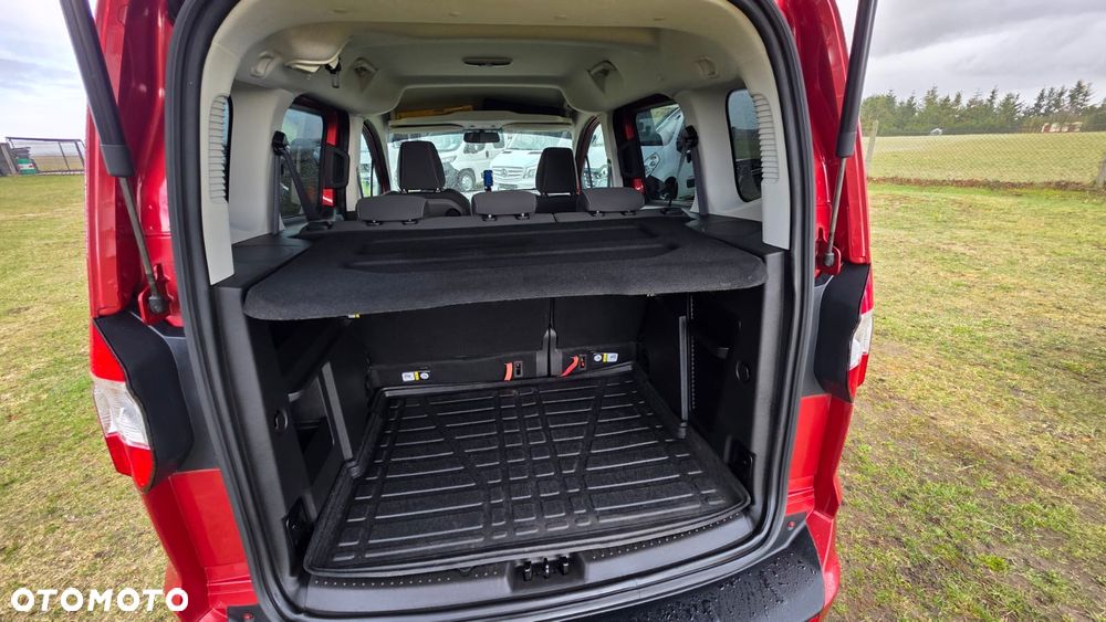 Ford Tourneo Courier - 16
