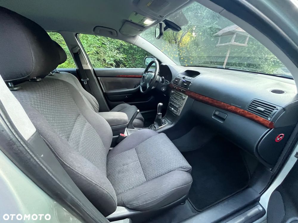 Toyota Avensis 2.0 VVT-i Sol - 9