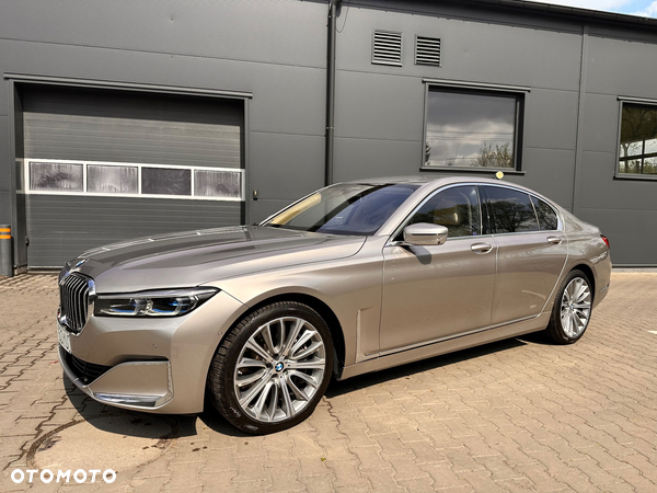 BMW Seria 7 750i xDrive