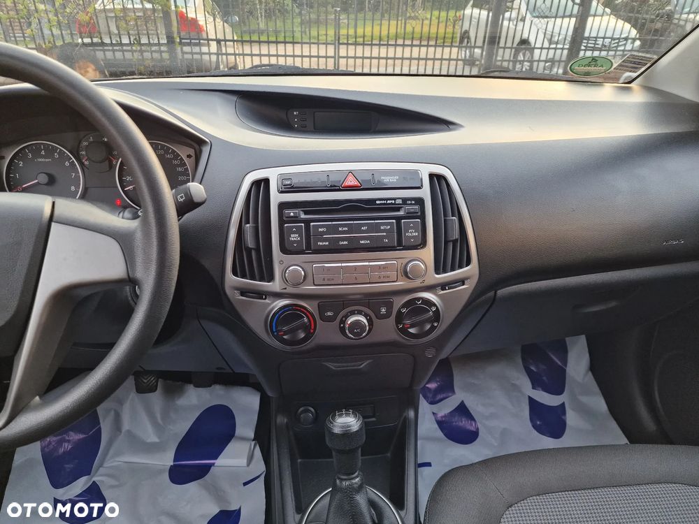 Hyundai i20 1.2 Fifa World Cup Edition - 19