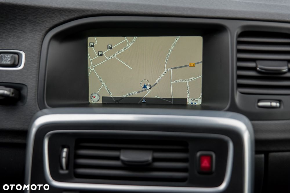 Volvo V60 D4 Summum - 18