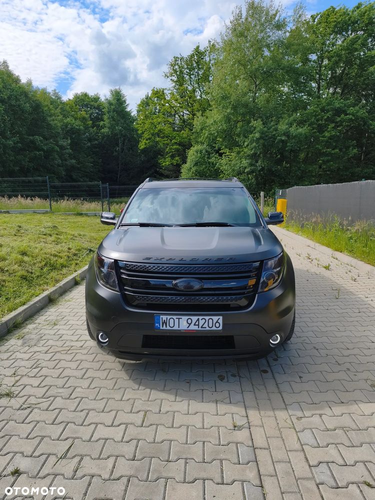 Ford Explorer - 1