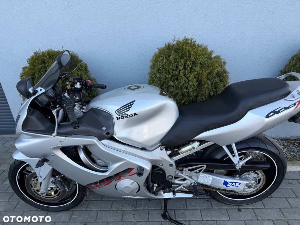 Honda CBR - 40
