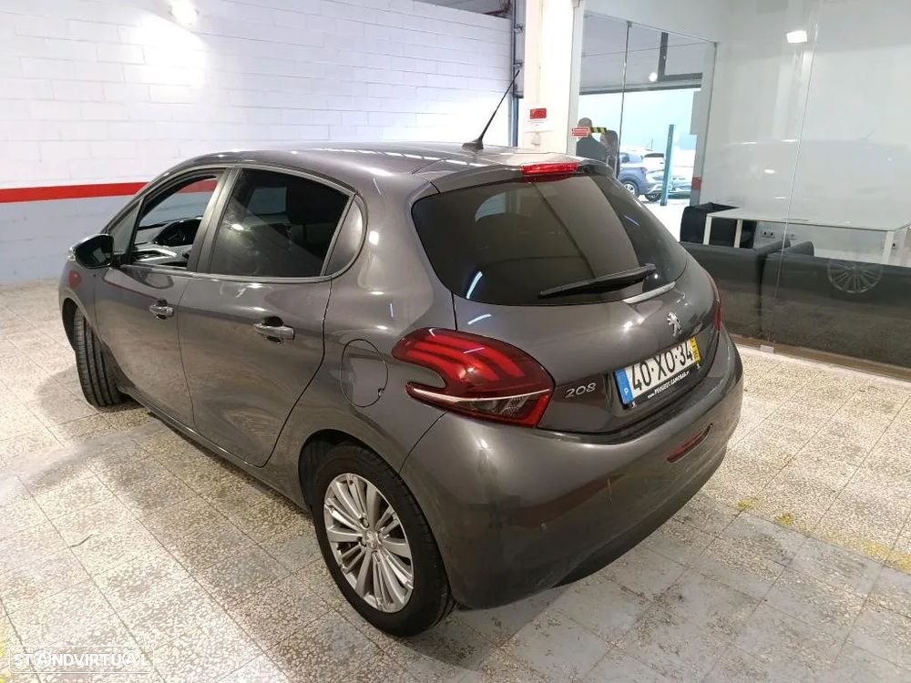 Peugeot 208 1.2 PureTech Signature - 2