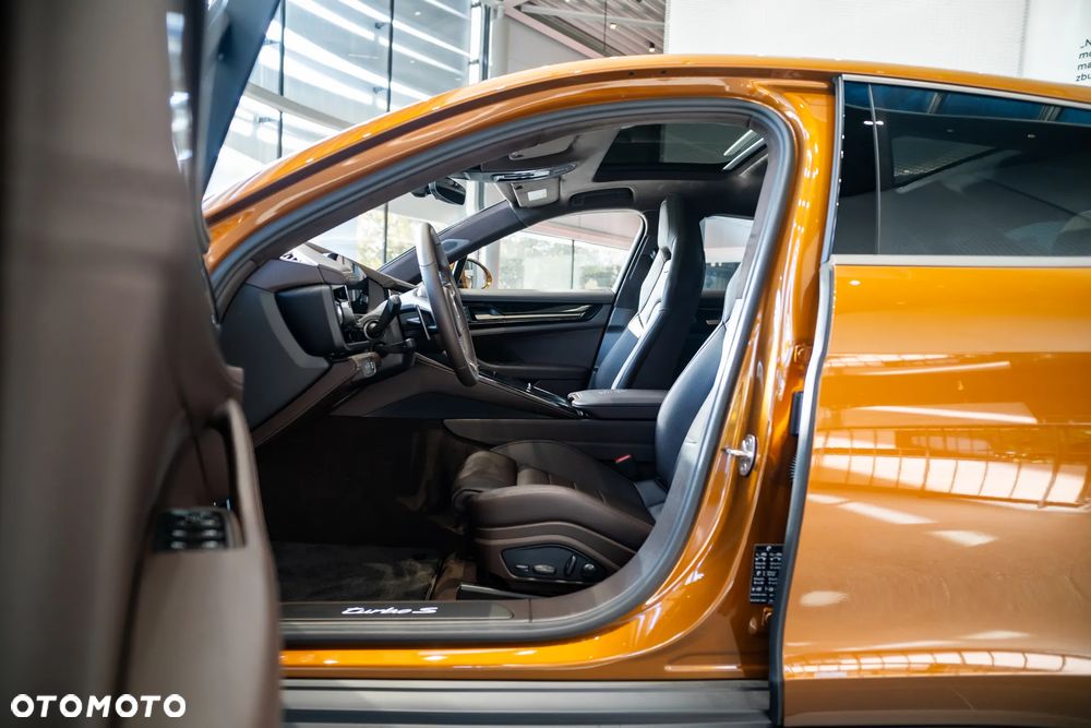 Porsche Panamera Turbo S E-Hybrid PHEV - 12