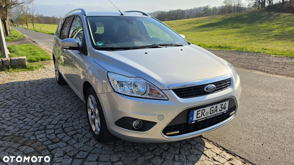 Ford Focus 1.6 Ambiente - 4