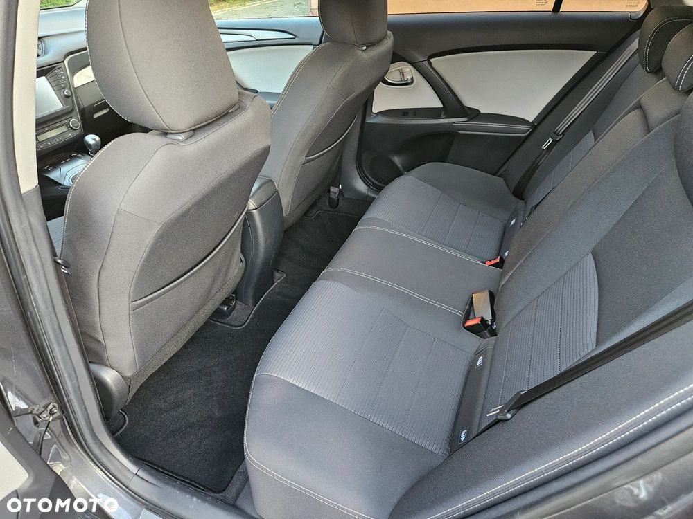 Toyota Avensis - 17