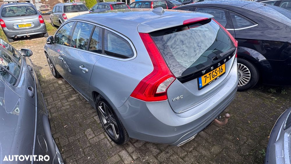 Volvo V60 D6 Plug-In-Hybrid AWD Geartronic Summum - 5