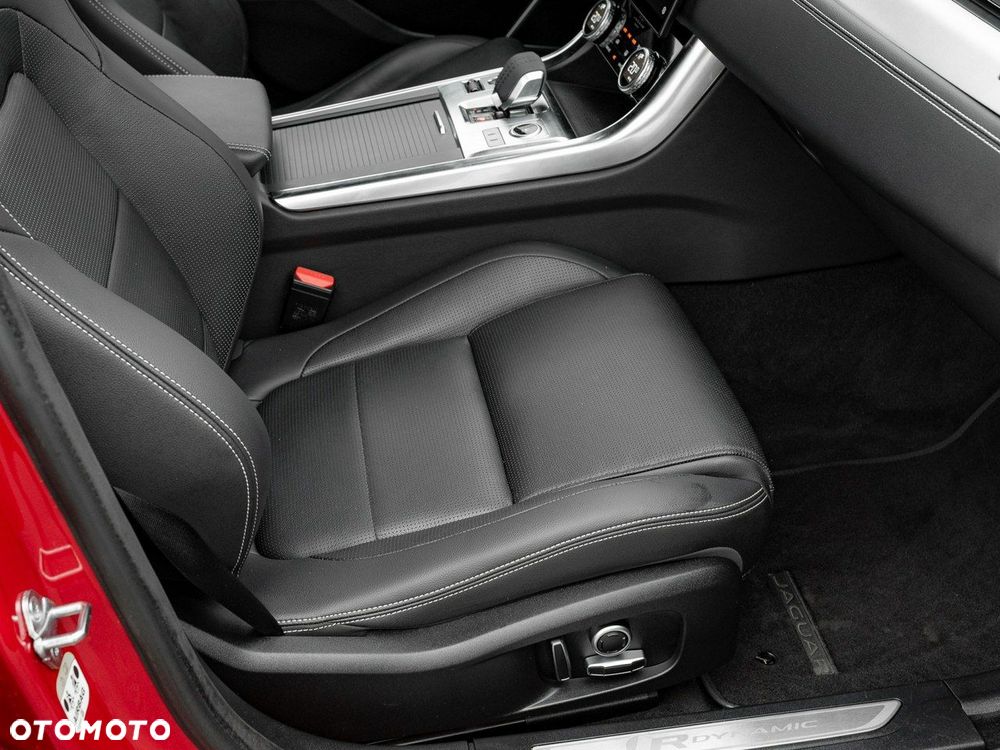 Jaguar XF 2.0 P250 R-Dynamic SE - 32