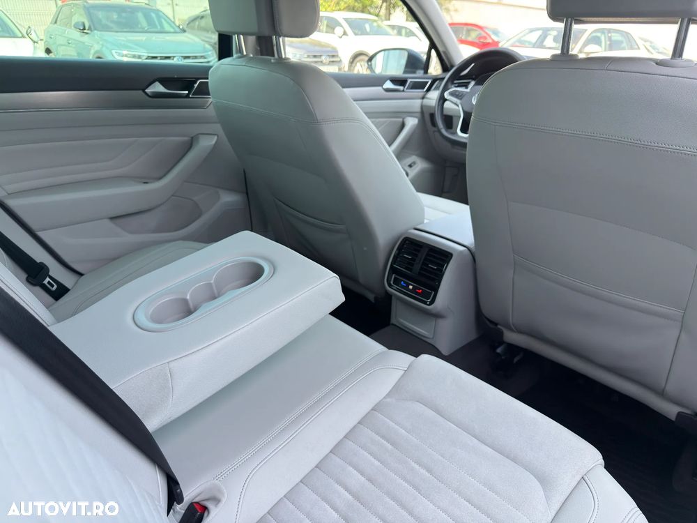 Volkswagen Passat 2.0 TDI DSG Highline - 13