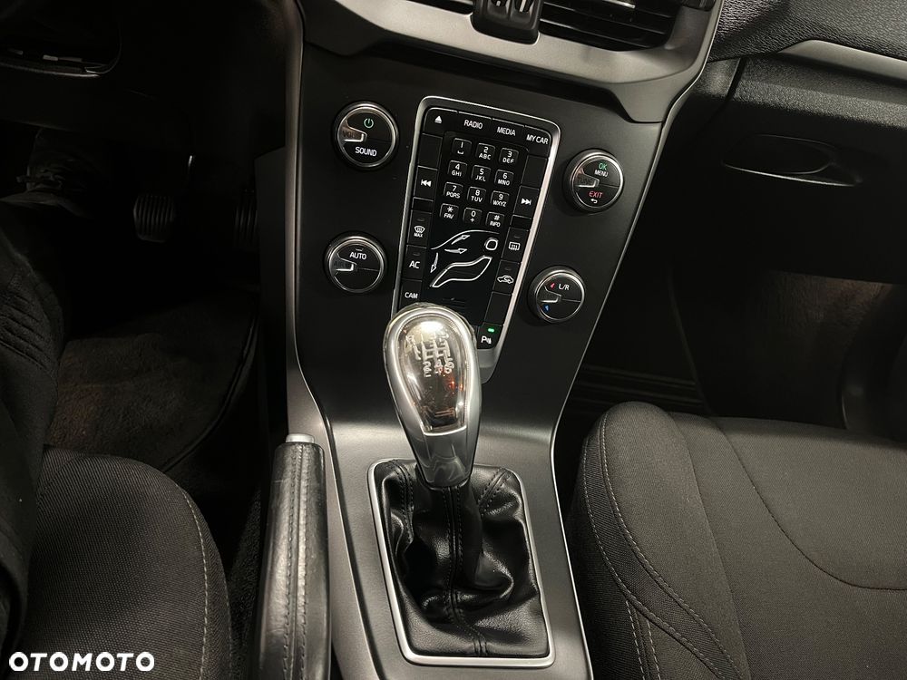 Volvo V40 D2 - 27