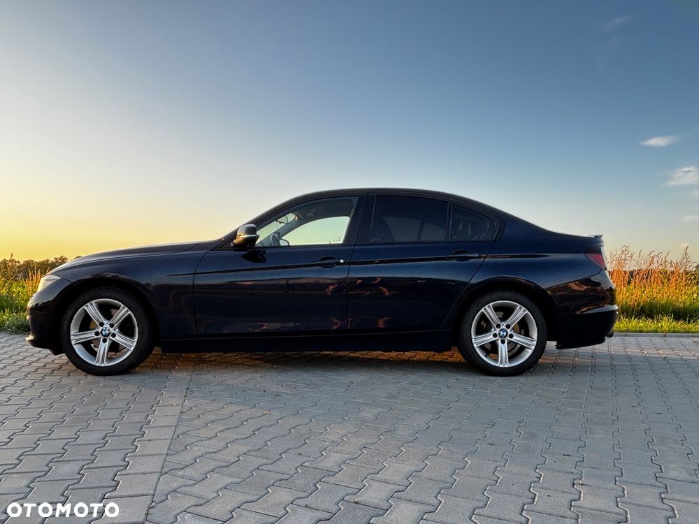 BMW Seria 3 328i - 4